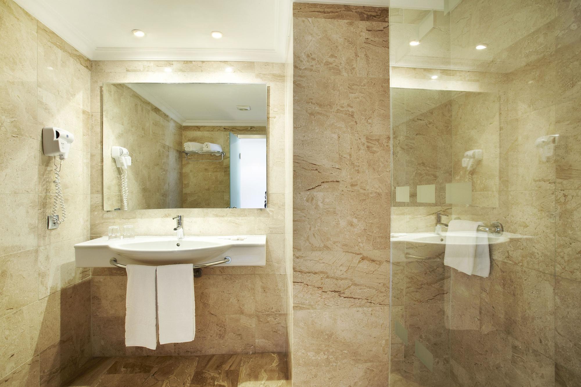 Grupotel Montecarlo กันปิกาฟอร์ต ภายนอก รูปภาพ