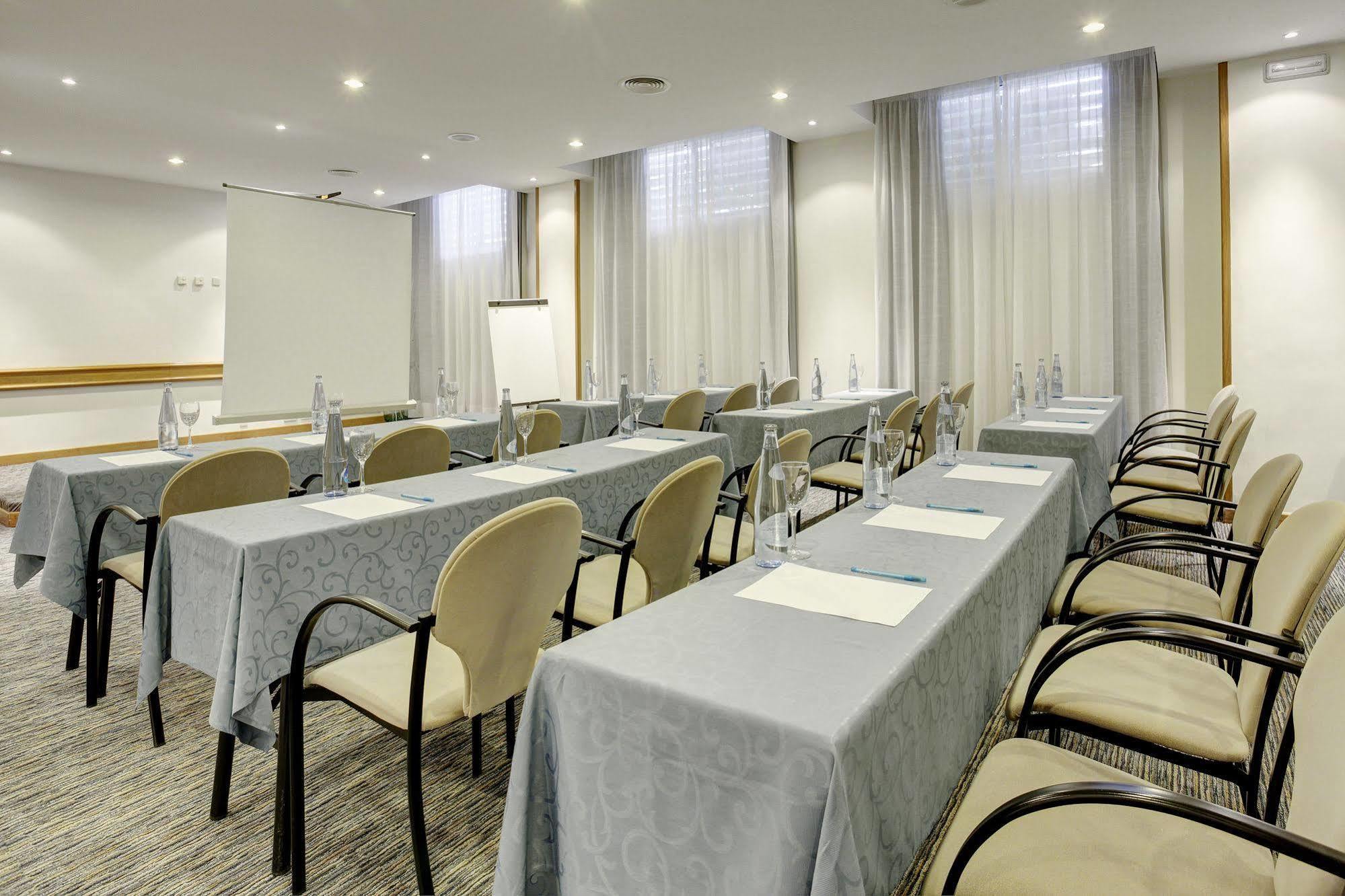 Grupotel Montecarlo กันปิกาฟอร์ต ภายนอก รูปภาพ